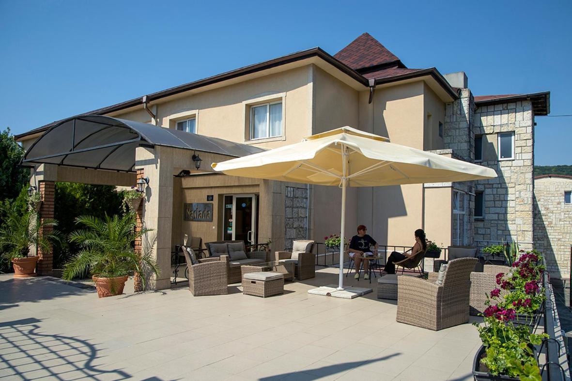 Hotel Naslada Balchik Exterior photo