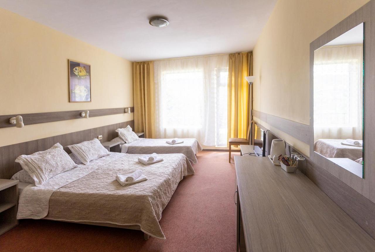 Hotel Naslada Balchik Exterior photo