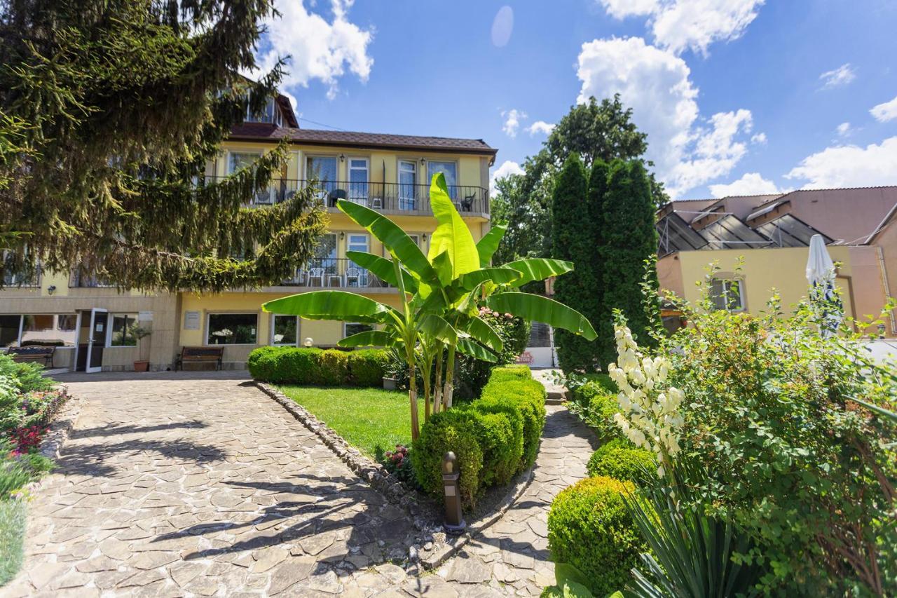 Hotel Naslada Balchik Exterior photo