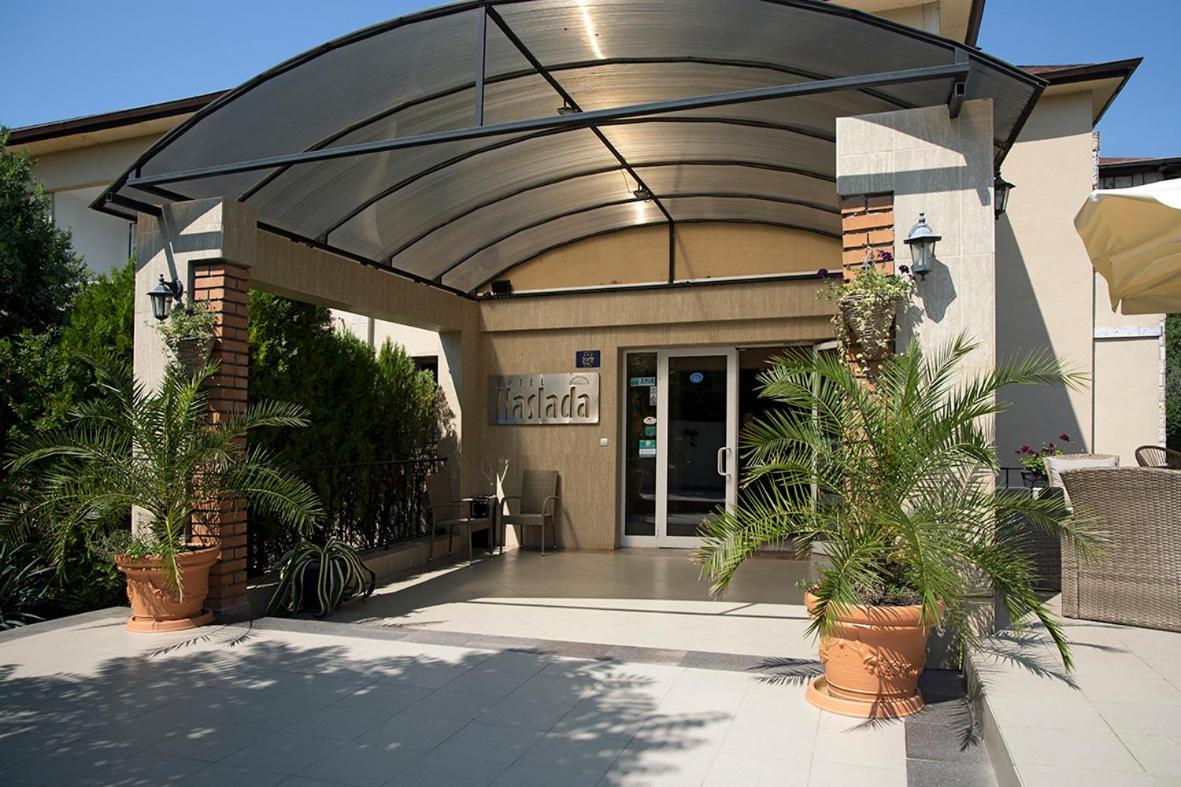 Hotel Naslada Balchik Exterior photo