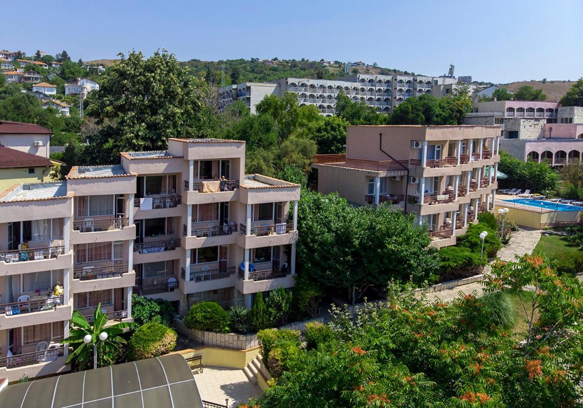 Hotel Naslada Balchik Exterior photo