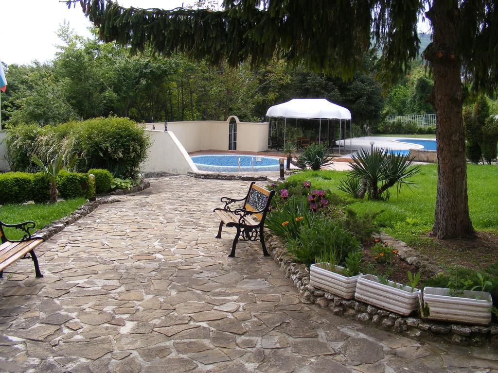 Hotel Naslada Balchik Exterior photo
